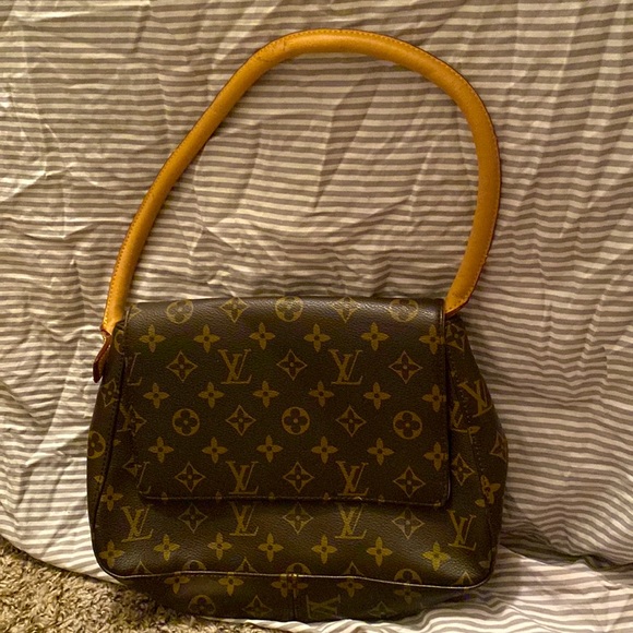 Louis Vuitton Handbags - Louis Vuitton Vintage